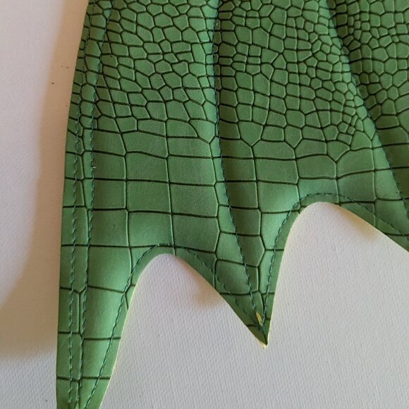 NWT Kids Dragon Wings Halloween Costume Green Yellow Scales Fantasy Creatology - Picture 3 of 12